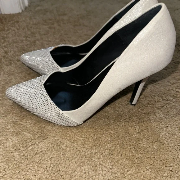Heels - Picture 3 of 3